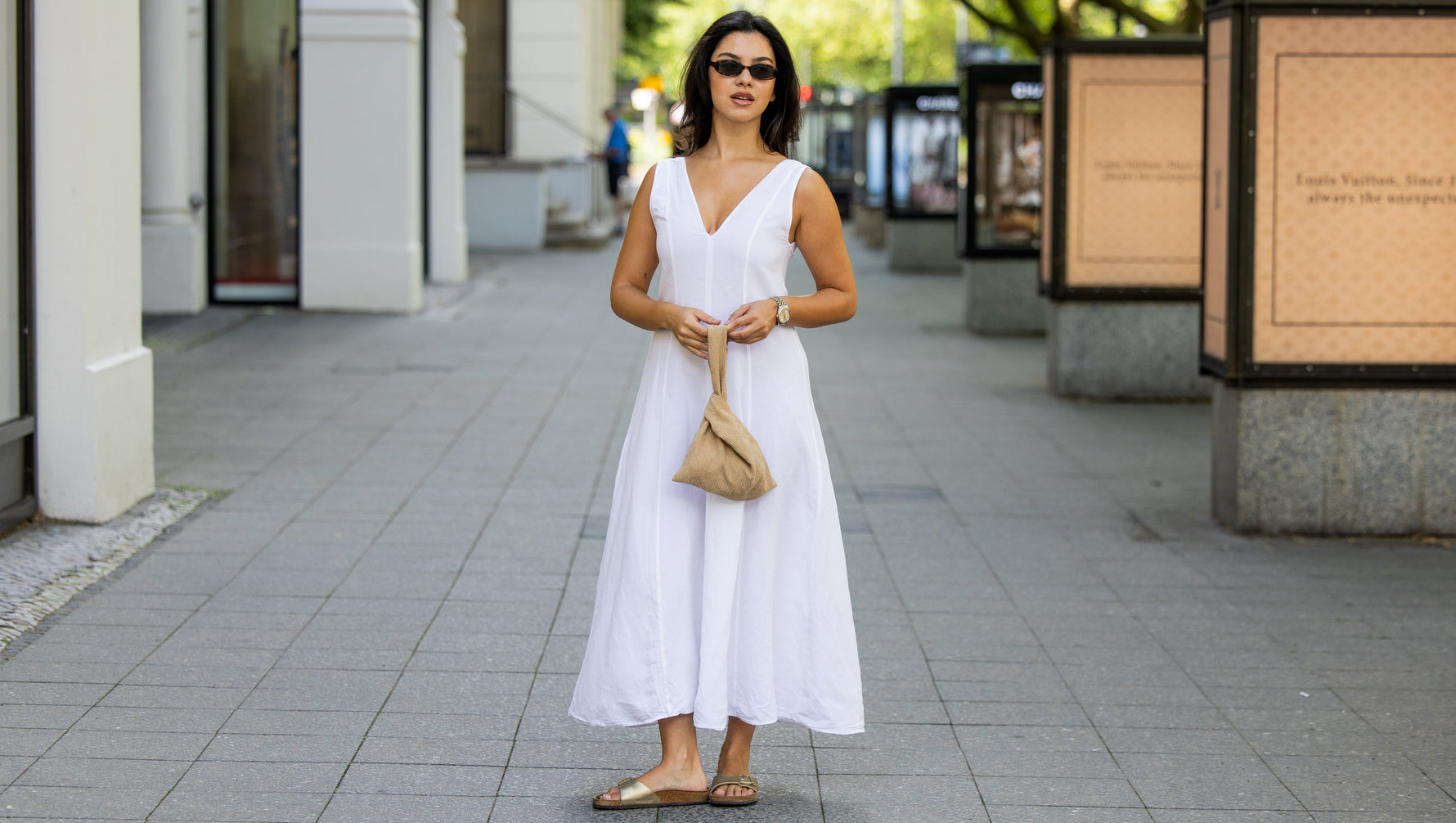 v-neck dresses for broad shoulders