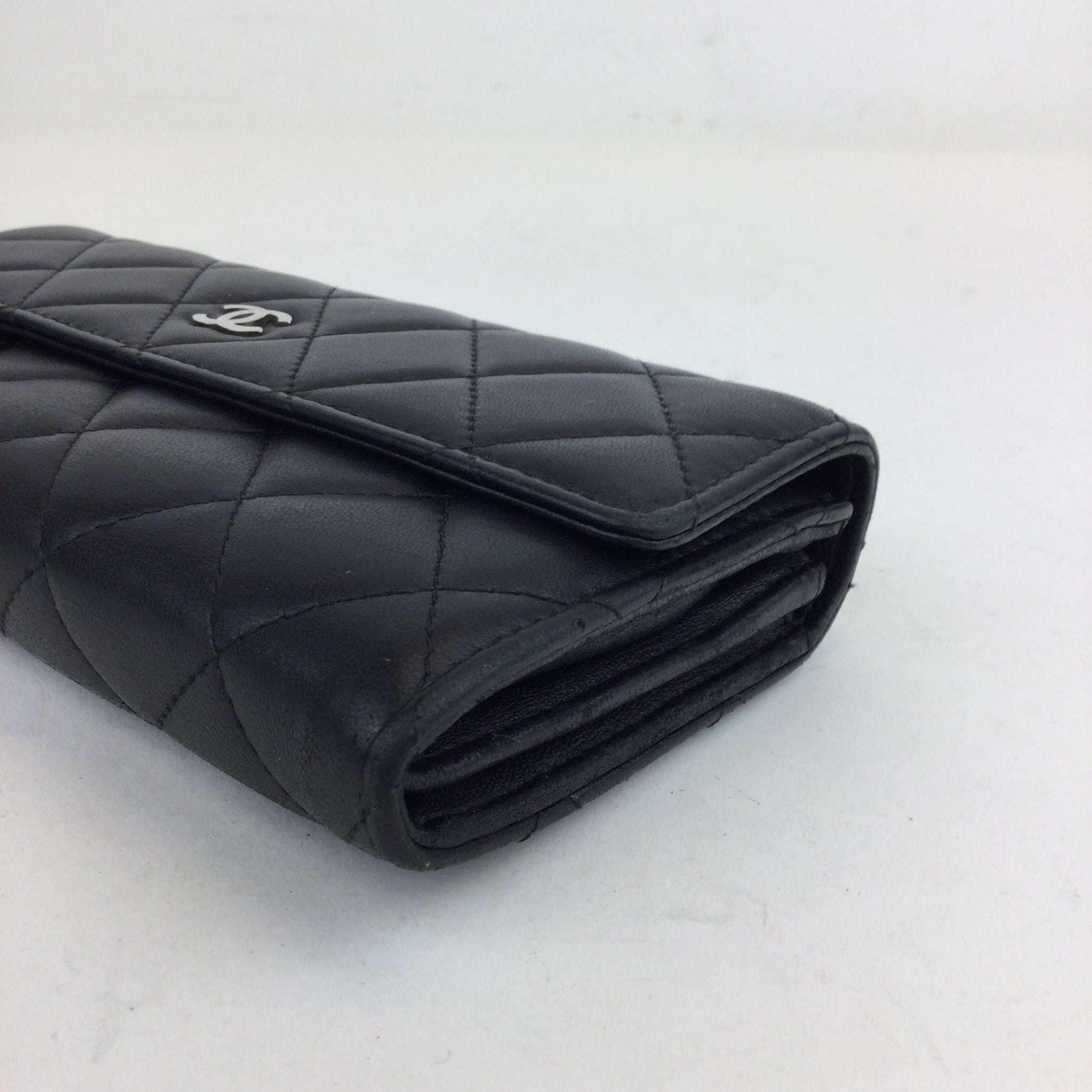 Classic Quilted Flap Wallet Lambskin (Pre-Owned)